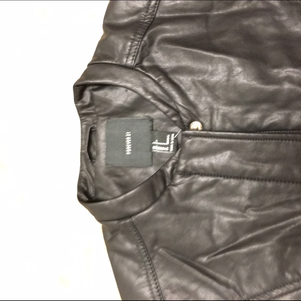 * Leather jacket item no longer has tags otherwise exactly as pictured. - Picture 2 of 3